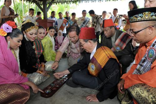PG03_22102013_CINA_CONGKAK