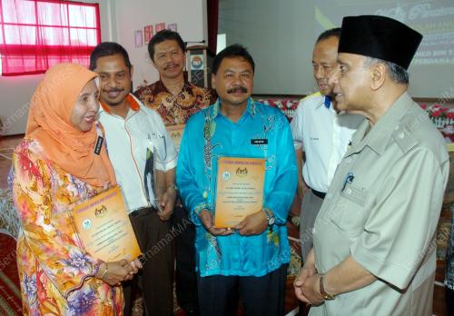 TAN SRI NOR MOHAMED YAKCOP
