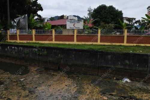 PENCEMARAN PARIT
