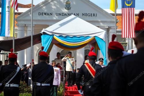 TUN AHMAD FUZI ABDUL RAZAK