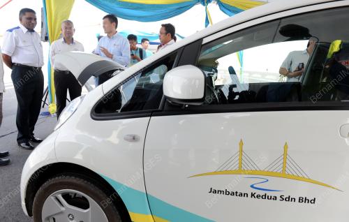 TAN SRI DR MOHD IRWAN SERIGAR ABDULLAH