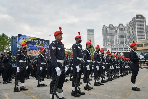 SAMBUTAN HARI POLIS KE-215