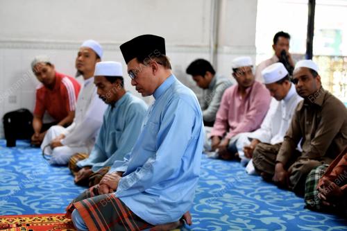 PG03_25052018_ANWAR_SEMBAHYANG