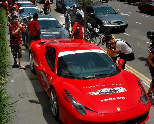 PG03_26022011_FERRARI
