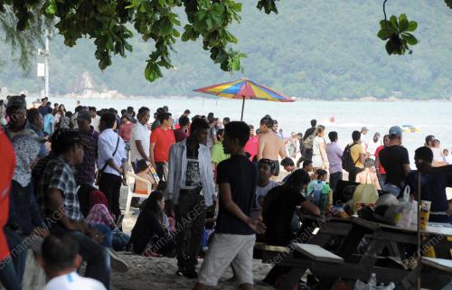 PG03_26062017_RAMAI_PANTAI