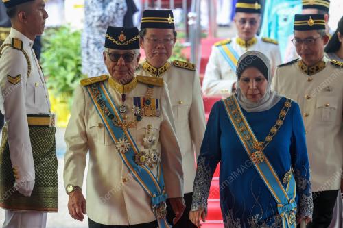 TUN AHMAD FUZI ABDUL RAZAK