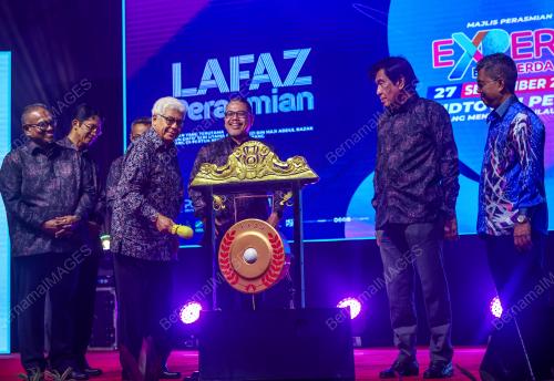 TUN AHMAD FUZI ABDUL RAZAK