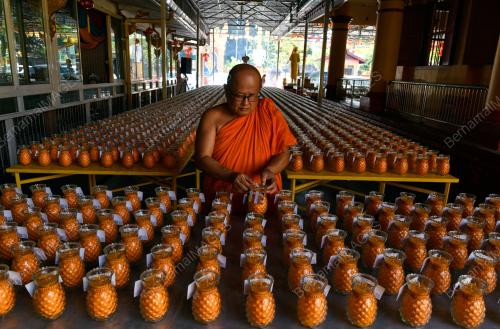 PERSIAPAN WESAK