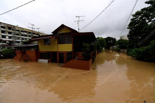 PG03_30072018_BANJIR_HUJAN