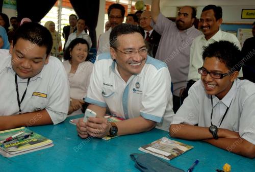 HISHAMMUDDIN TUN HUSSEIN