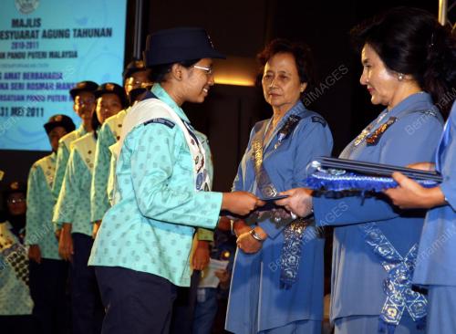 DATIN SERI ROSMAH MANSOR