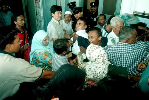 PG04-11_10_2000_HALANG-POLIS_14012016