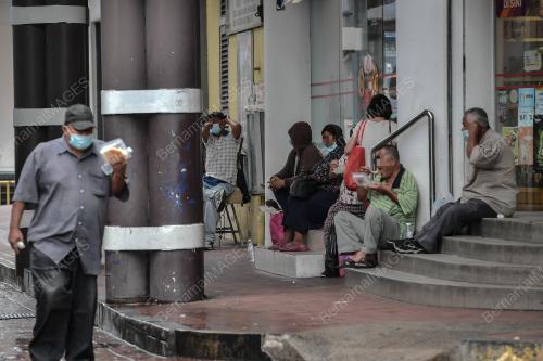 GELANDANGAN DI KOMTAR