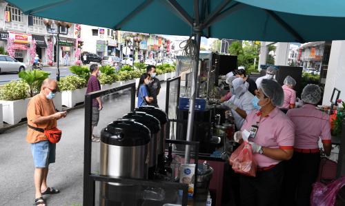 PENJAJA MAKANAN HOTEL