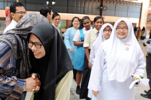 PG04_02112015_CIKGU_PELAJAR