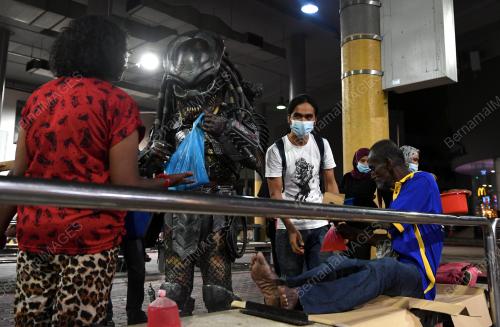 PREDATOR SUMBANG BANTUAN