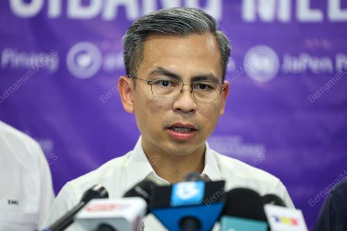 FAHMI FADZIL
