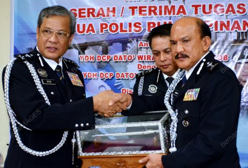 PG04_03082012_TONGKAT_KUASA