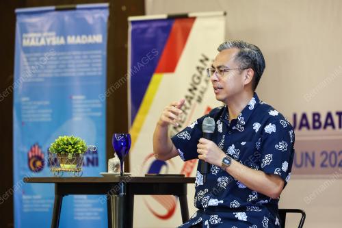 FAHMI FADZIL