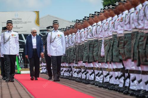 TUN AHMAD FUZI ABDUL RAZAK