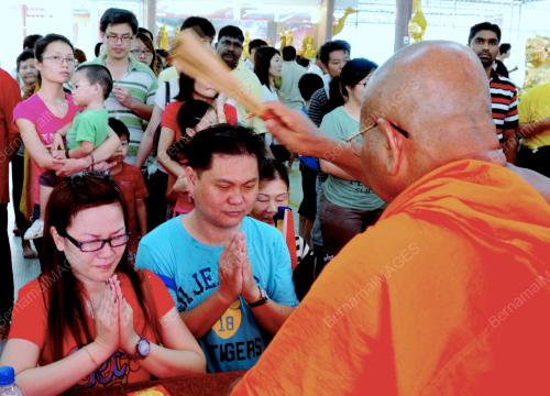 PG04_05052012_RESTU_WESAK