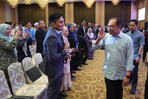 DATUK SERI ANWAR IBRAHIM