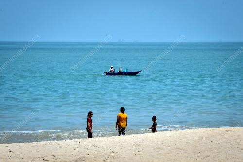 BERIADAH DI PANTAI BATU FERRINGHI