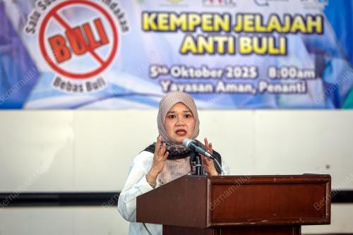 FADHLINA SIDEK