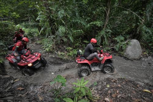 TAMAN EKSTREM ATV PANTAI ESEN
