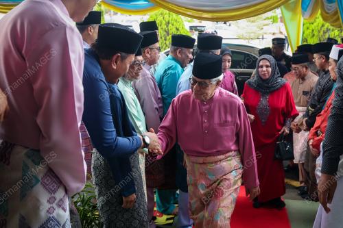 TUN AHMAD FUZI ABDUL RAZAK