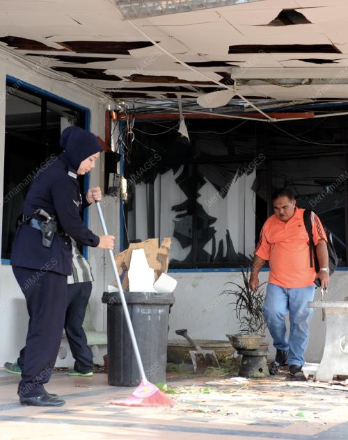 LETUPAN DI BALAI POLIS