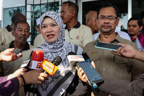 FADHLINA SIDEK