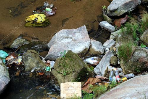 PG04_08072016_SAMPAH_AIR