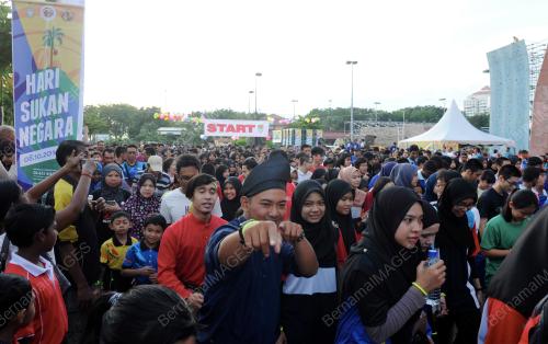PG04_08102016_BERSUKAN