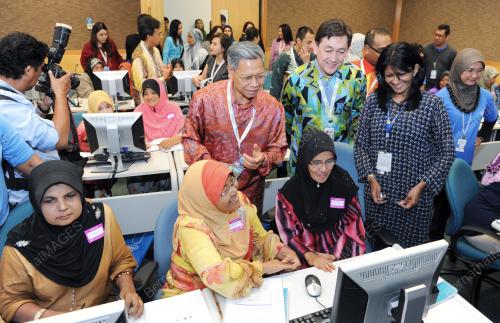 PG04_09032012_MENTERI_KOMPUTER