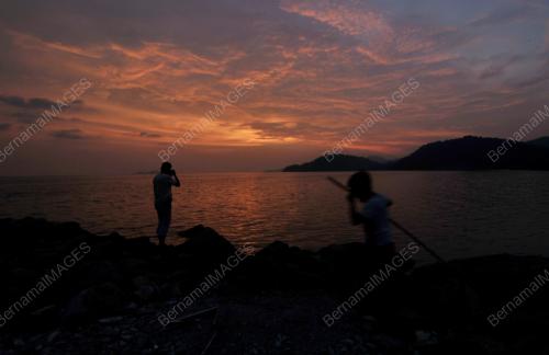PG04_09032017_GOLDEN_HOUR