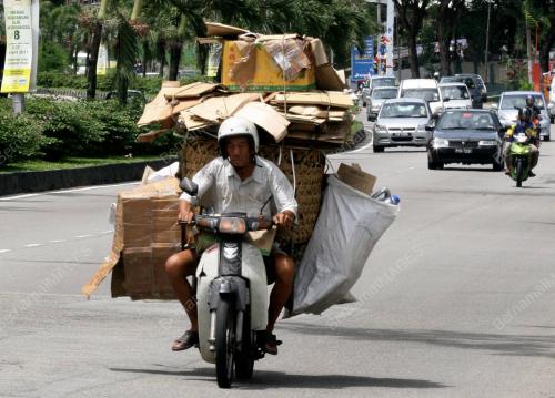 MOTOSIKAL MENGUNDANG BAHAYA