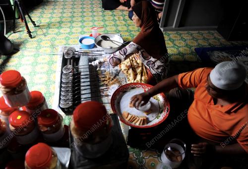 PG04_09072014_TEMPAHAN_KUIH