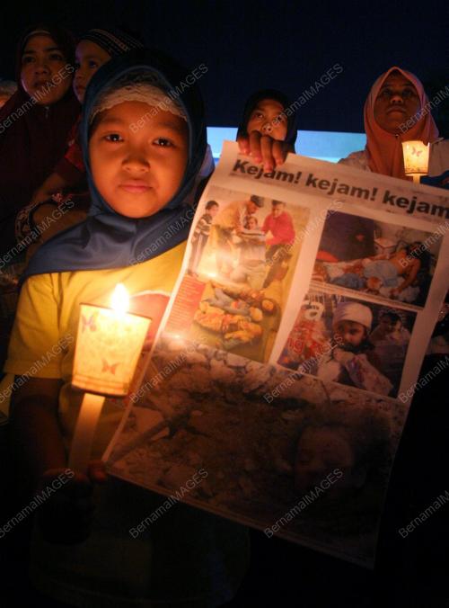 PERHIMPUNAN LILIN