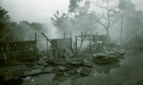 13 KEDAI MUSNAH DALAM KEBAKARAN