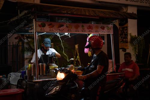 STREET FOOD LEBUH CARNAVON
