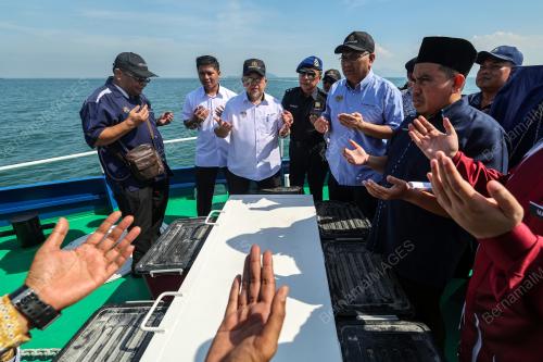 DATUK SERI DR SHAMSUL ANUAR NASARAH