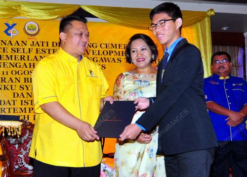 PG04_11082016_SAMPAI_SIJIL