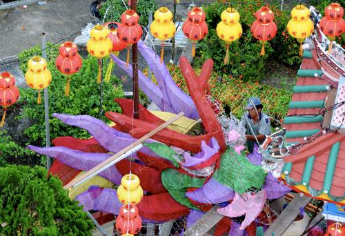 PG04_12012012_PERHIASAN