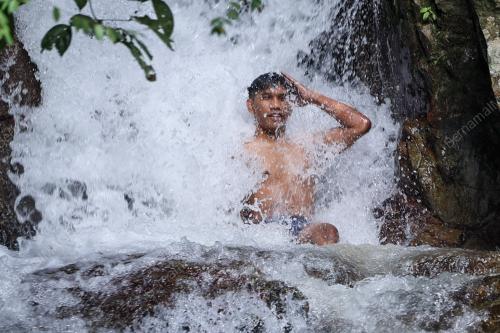 AIR TERJUN SUNGAI ARA