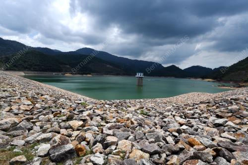 AIR SUSUT DI EMPANGAN