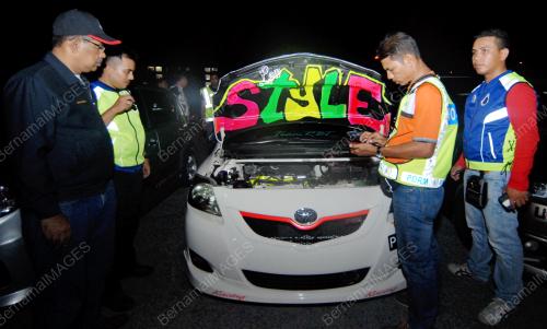 PG04_12062016_POLIS_KERETA