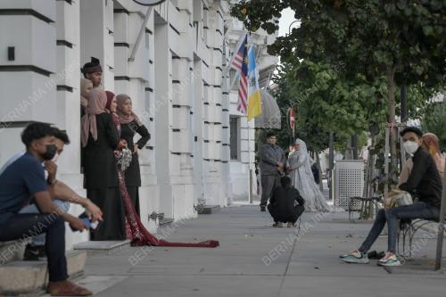 BERGAMBAR DI BANGUNAN UAB_UNESCO