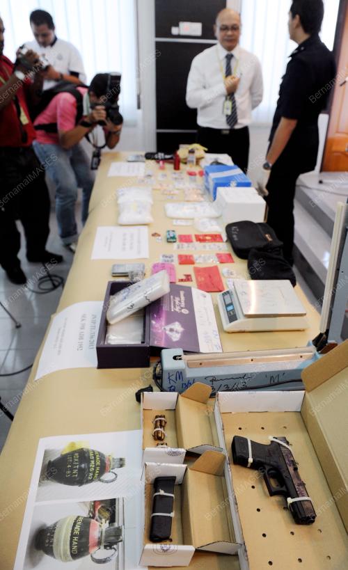 PG04_13032013_BARANG_RAMPASAN