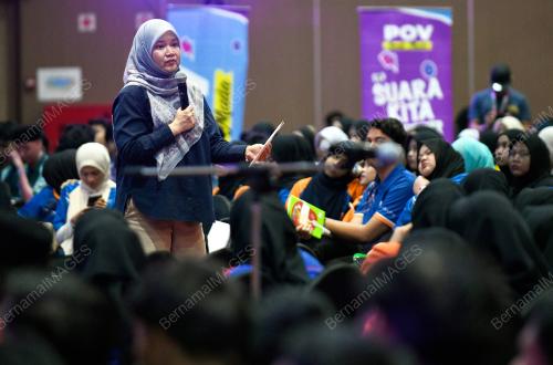 FADHLINA SIDEK_PELAJAR